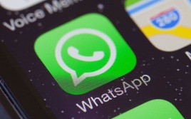 Foto de tela de celular com o ícone do Whatsapp